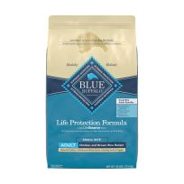 BLUE BUFFALO™ Life Protection Formula® Adult Small Bite Chicken & Brown Rice Recipe, 476-123-15, 30 LB Bag