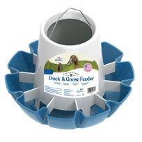 MannaPro® Duck & Goose Feeder, 1031950, 7 LB