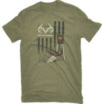 REALTREE® Men's Deer Stand Flag Short Sleeve Graphic T-Shirt