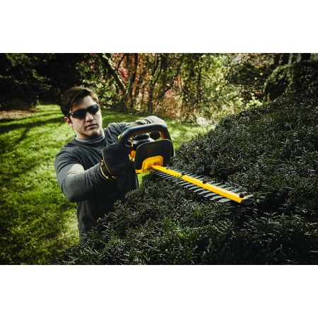 Dewalt battery powered hedge trimmer online