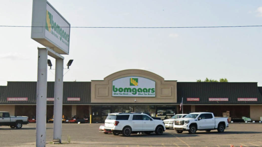 136 - Great Bend Bomgaars