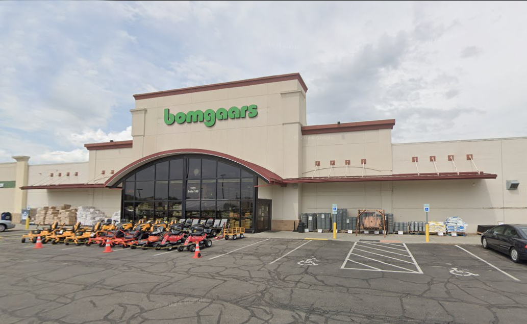 122 - Topeka Bomgaars