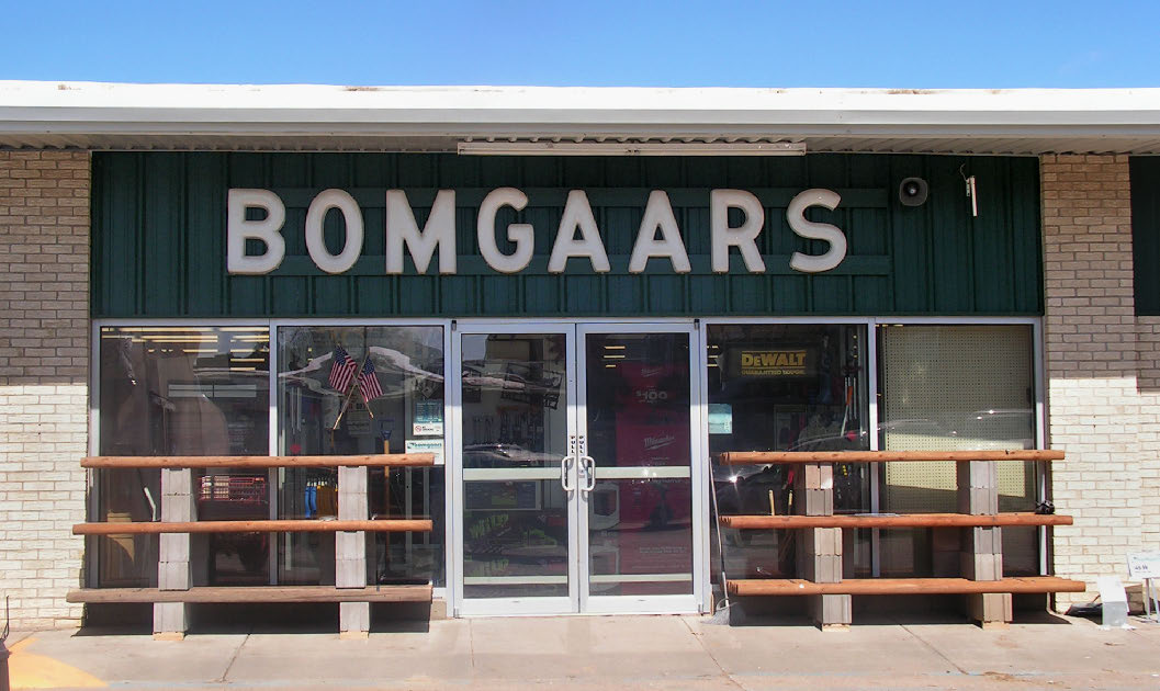 011 - Mapleton Bomgaars